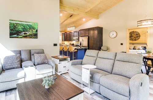 Copperhill Cabin | Blue Ridge Adventure Base: Grill, Play, Explore!