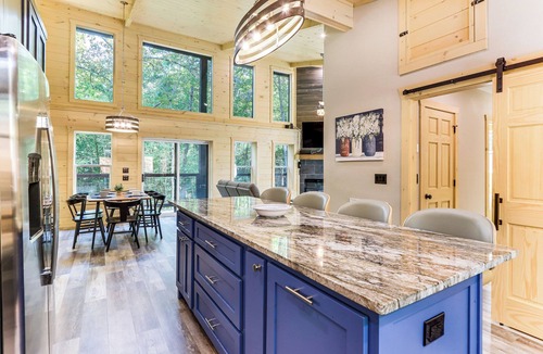 Copperhill Cabin | Blue Ridge Adventure Base: Grill, Play, Explore!