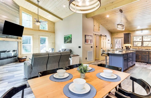 Copperhill Cabin | Blue Ridge Adventure Base: Grill, Play, Explore!