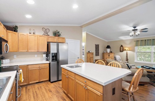 Pineola Cottage | Blue Ridge Bungalow with Hot Tub