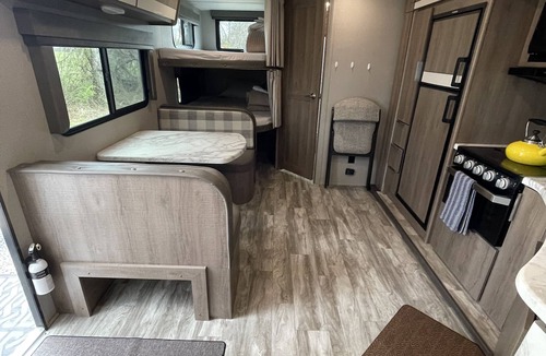Culpeper House | Blue Ridge Bunkhouse RV Rental on Homestead