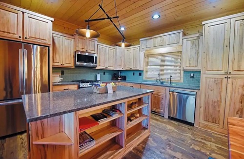 Hidden Lake Cabin | Blue Ridge Everest Retreatnn