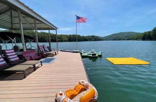Necowa Cove House | Blue Ridge Lakeside Chateau