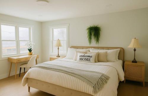 Sparta House | Blue Ridge Main St. Mountain View Cottage