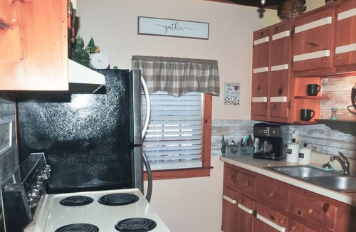Peters Creek Cottage | Blue Ridge Mountain Getaway