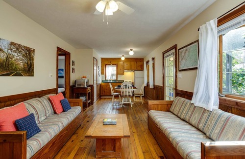 Montebello Cabin | Blue Ridge Parkway cabin-2BR, hot tub, fireplace