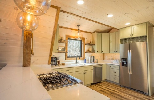 Burks Fork House | Blue Ridge Parkway Chalet