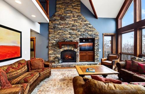Chestnut Springs House | Blue Ridge Retreat with Wintergreen Advantage