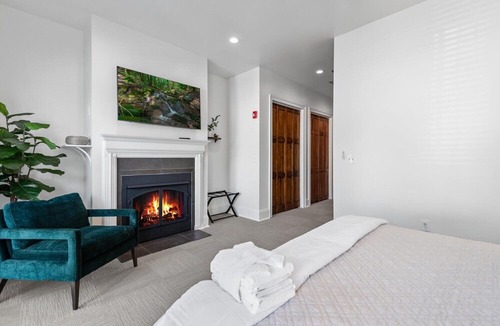 Blue Ridge House | Blue Ridge Suite 3 - Downtown