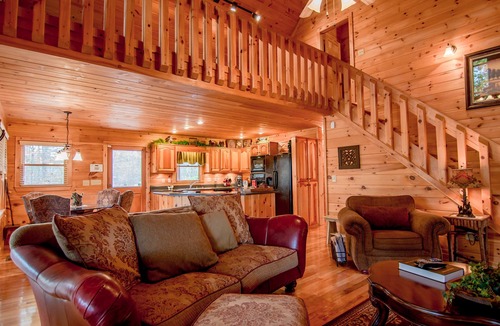 Blue Ridge Cabin | BLUE RIDGE TREE HOUSE - Relax in the ambiance of Blue Ridge - Private-EZ access