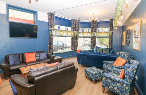 New Mills House | Blue Ron's