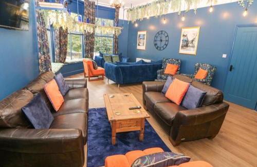 New Mills House | Blue Ron's