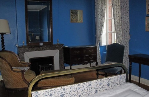 Bez-et-Esparon Bed & Breakfast | BLUE ROOM IN CHATEAUX MASSAL