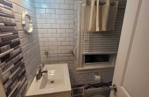 Dover Apartment | Blue Room in Delaware