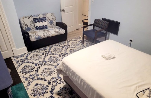 Dover Apartment | Blue Room in Delaware