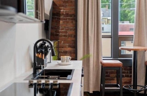 New Glasgow Apartment | Blue Room @ The MillRows Suites