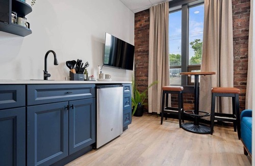 New Glasgow Apartment | Blue Room @ The MillRows Suites