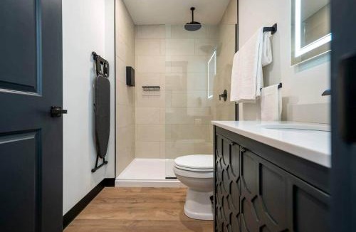 New Glasgow Apartment | Blue Room @ The MillRows Suites