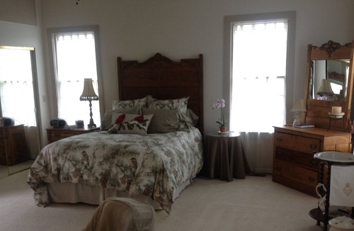 Saginaw Bed & Breakfast | Blue Rooster Inn