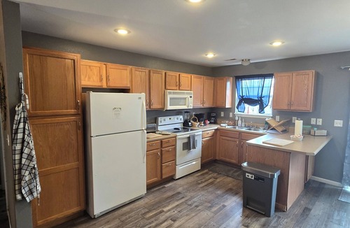 St. Robert House | Blue Sage Inn-Pet Friendly home in Saint Robert, MO. Close to Fort Leonard Wood.