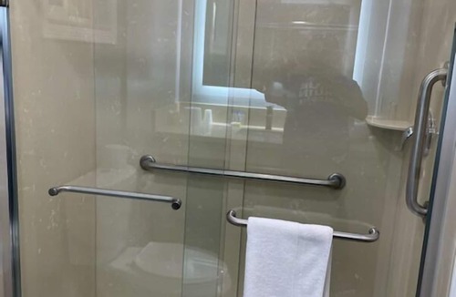 Downtown Hotel | Blue Seal Inn