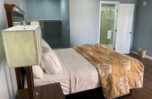 Downtown Hotel | Blue Seal Inn