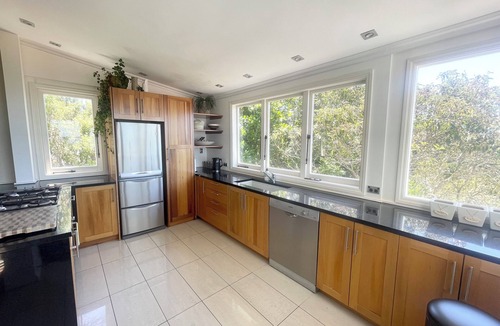 Bluff Hill House | Blue Seas Villa - Space for all