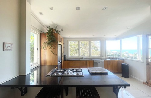 Bluff Hill House | Blue Seas Villa - Space for all