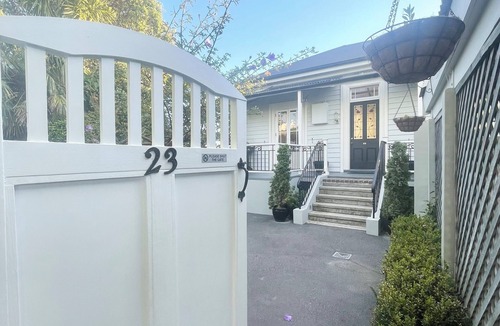 Bluff Hill House | Blue Seas Villa - Space for all