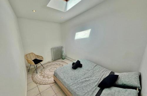 Sainte-Anne - Faubourg Noyon Apartment | Blue Serenity
