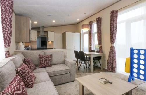 Dinas House | Blue Skies