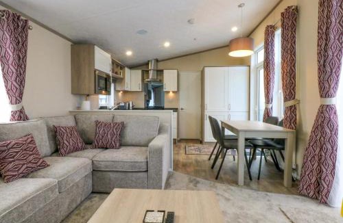 Dinas House | Blue Skies