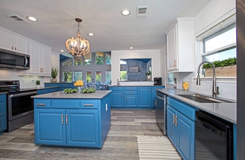 Tool House | Blue Skies Lakefront, Beautifully Remodeled Home