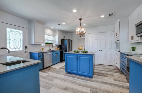 Tool House | Blue Skies Lakefront, Beautifully Remodeled Home