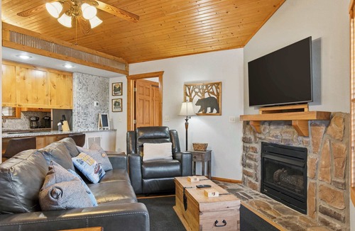Reeds Spring Cabin | Blue Sky Lodge For 4