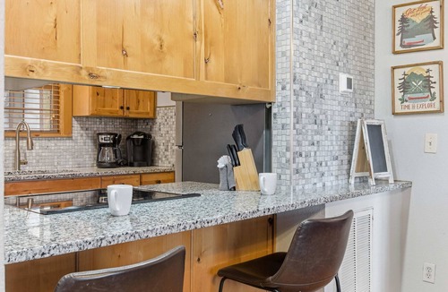 Reeds Spring Cabin | Blue Sky Lodge For 4