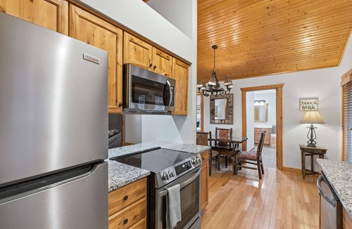 Reeds Spring Cabin | Blue Sky Lodge For 4