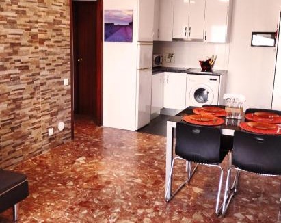 Salou City Centre Apartment | Blue Sky Montblanc - Swimming Pool & AC