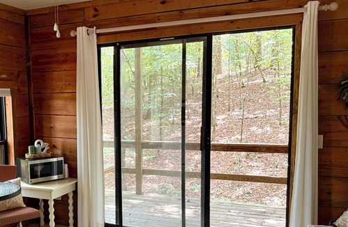 Caddo Gap Cabin | Blue Spirit · Private Studio Cabin in the Trees