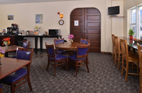 Meeker Hotel | Blue Spruce Inn