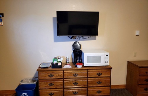 Massena Hotel | Blue Spruce Motel