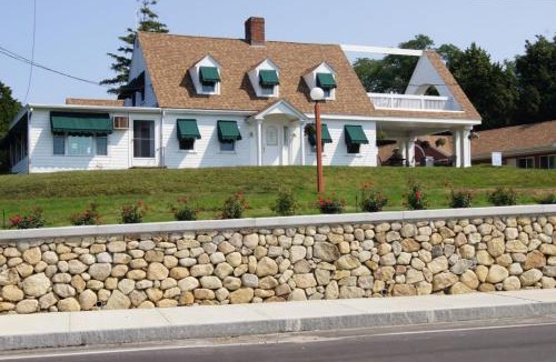 Manomet Hotel | Blue Spruce