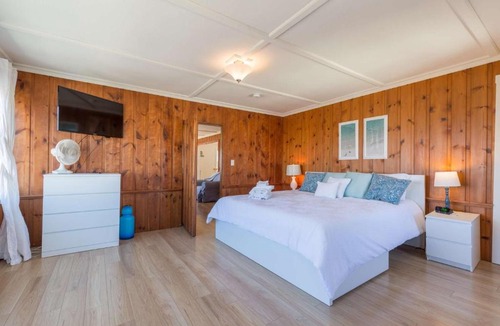 Salisbury House | Blue Star