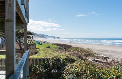 Tolovana Park House | Blue Starfish by AvantStay | Ocean Views & Direct Cannon Beach Access