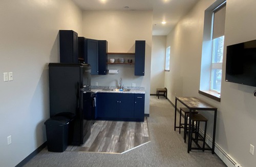 East Hillside Apartment | Blue Studio, Stay Calm, Stay Close, Unit 103