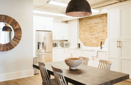 Maryville Apartment | Blue Suede Shoes Suite