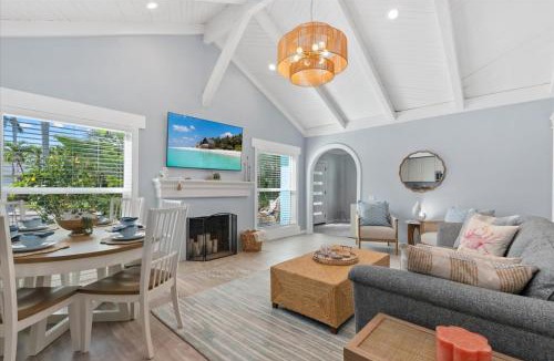 River District House | Blue Tide Bungalow