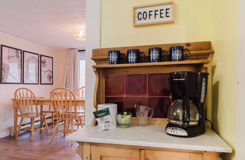 Wells Beach House | Blue Tides Summary: B