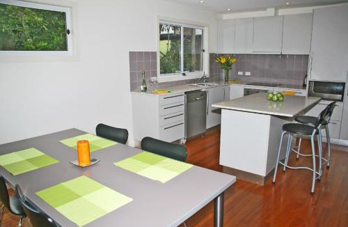 Blueys Beach House | Blue Vogue Apt at Blueys Beach