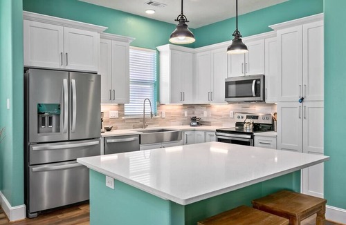 Surfside Beach House | Blue Warbler - 4 Bedrooms and 4 min walk to beach
